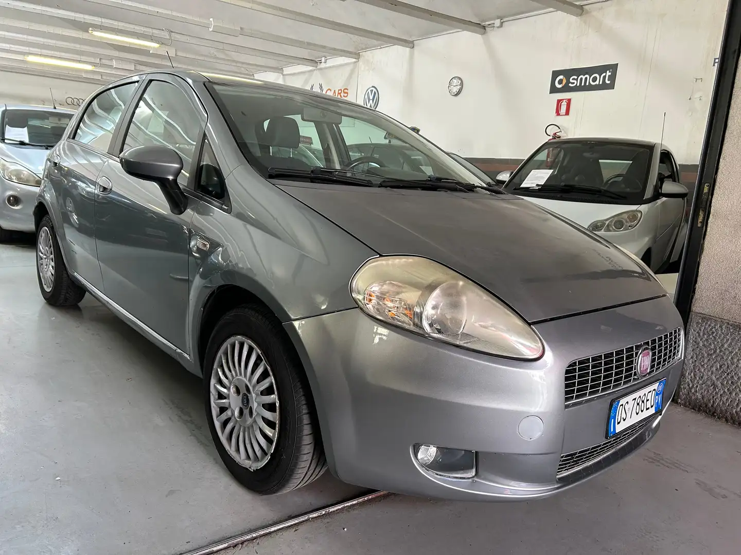 Fiat Grande Punto Grande Punto 5p 1.2 Dynamic 65cv Gris - 1