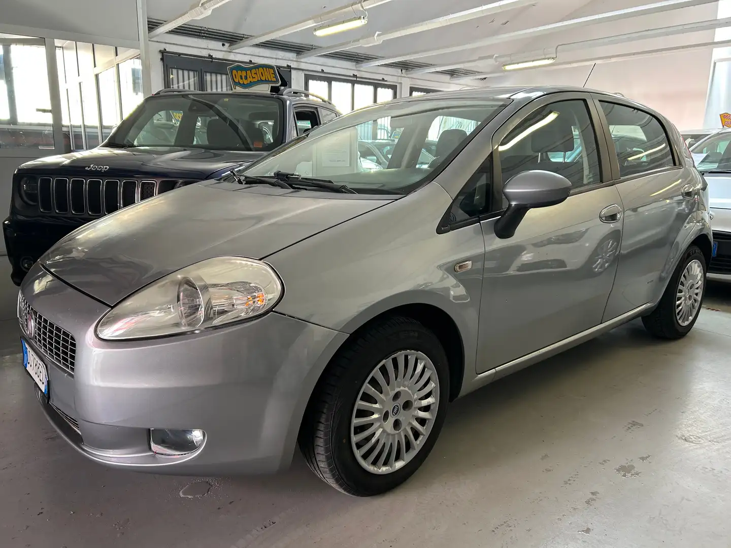Fiat Grande Punto Grande Punto 5p 1.2 Dynamic 65cv Gris - 2