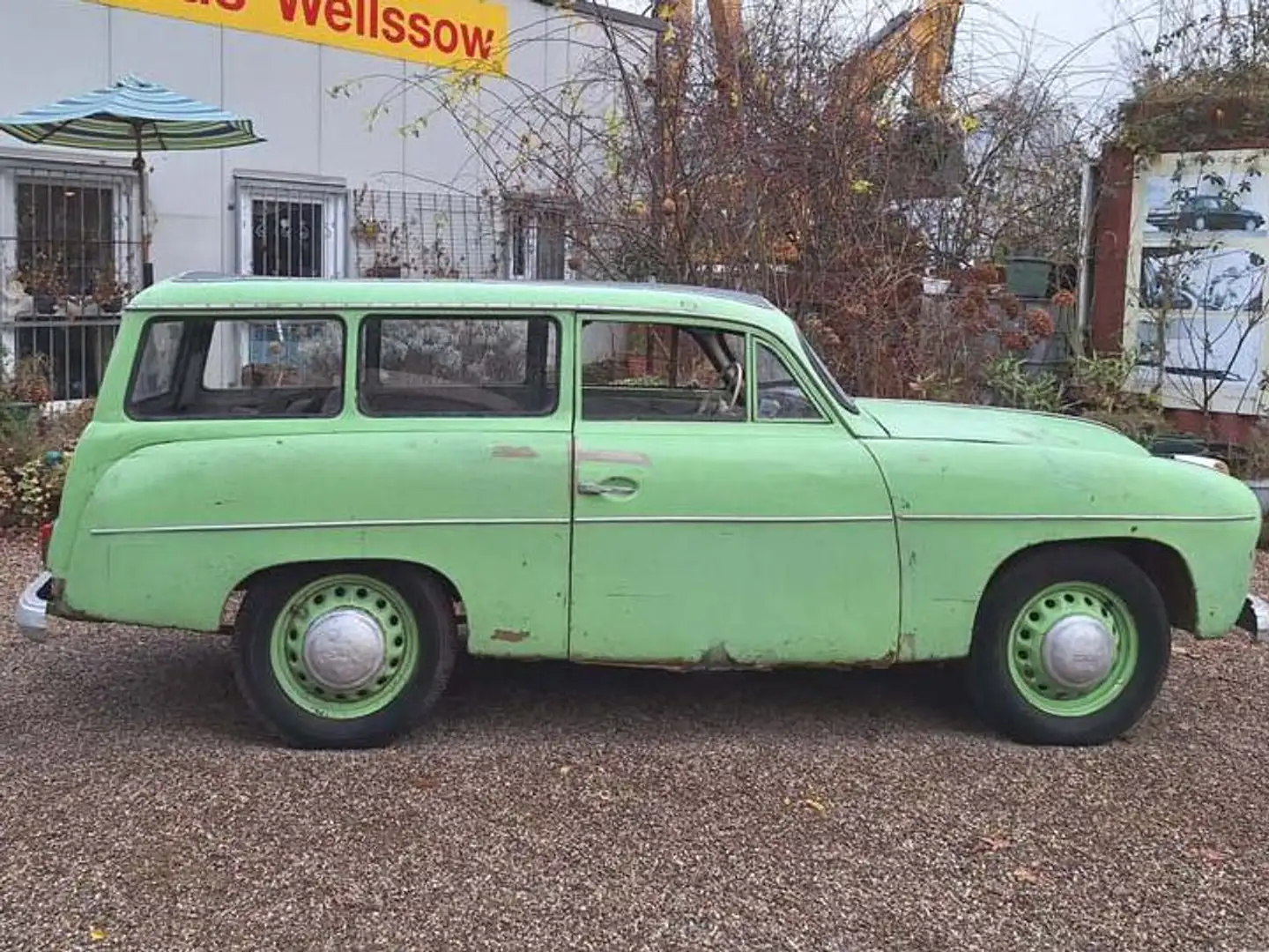 Oldtimer Goliath Goliath GP 700 Kombi Kunstlederdach Scheunenfund Grün - 1