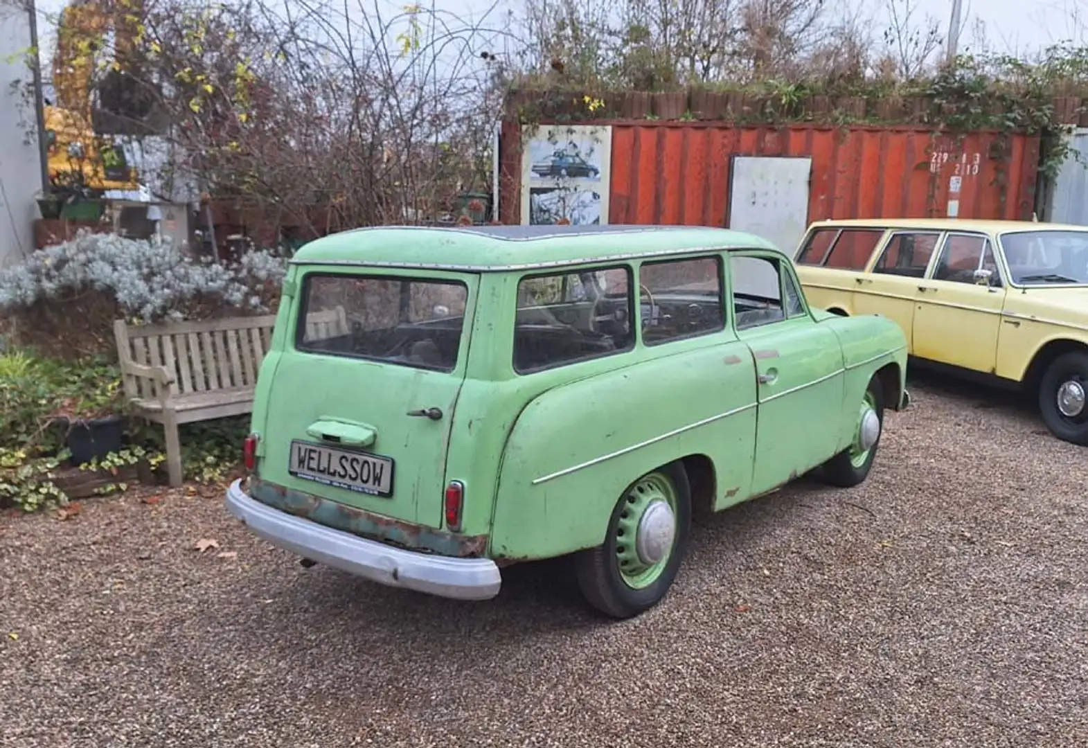 Oldtimer Goliath Goliath GP 700 Kombi Kunstlederdach Scheunenfund Grün - 2