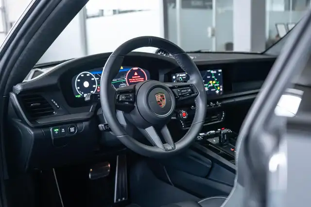 Porsche 911 view 15