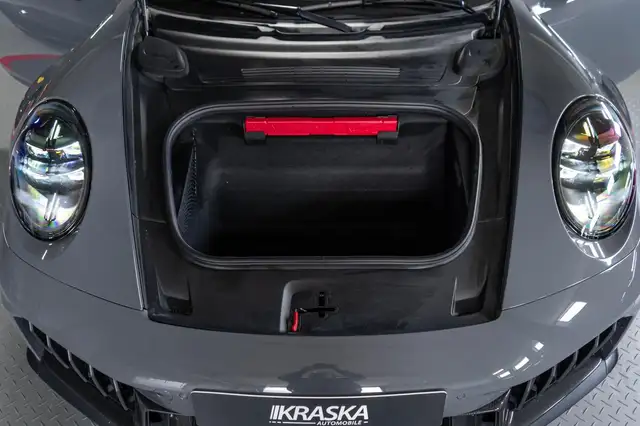Porsche 911 view 12