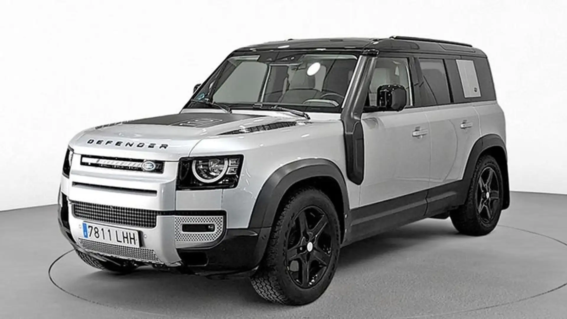 Land Rover Defender - 2