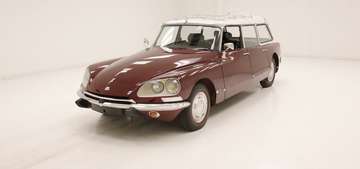 D21 Luxe Station Wagon