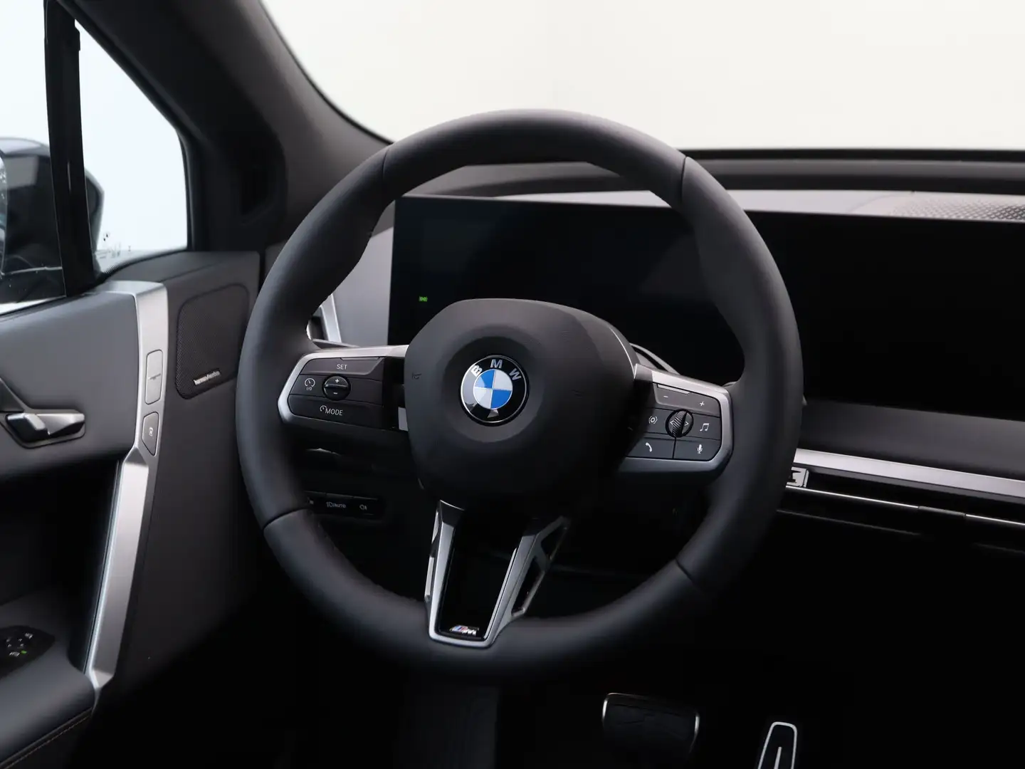 BMW iX xDrive60 112 kWh Blauw - 2