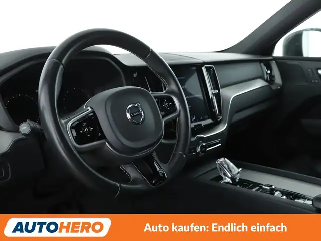 Volvo XC60 view 11