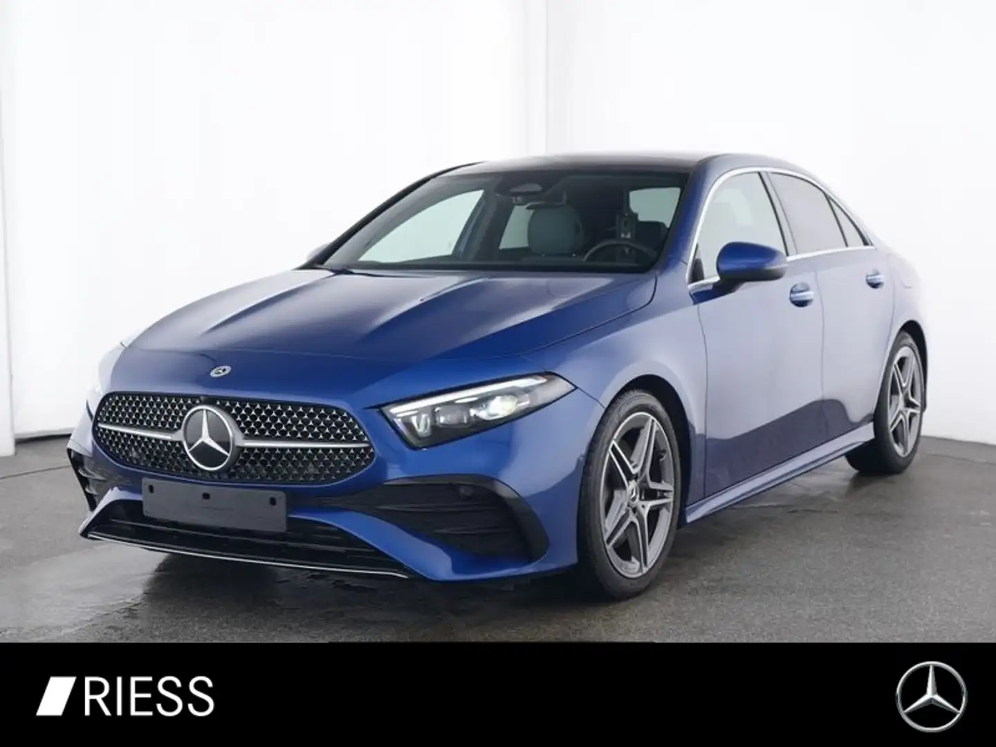 Mercedes-Benz A 220 d Lim AMG Sport Distr Pano Ambi W-Paket Kamera Blau - 1
