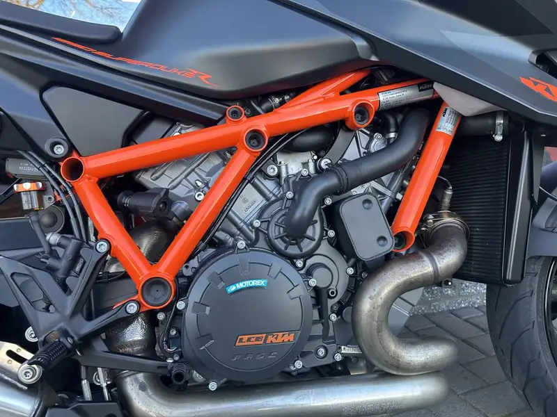 KTM 1290 Super Duke R - foto 6