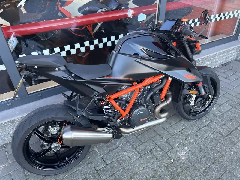 KTM 1290 Super Duke R - foto 3