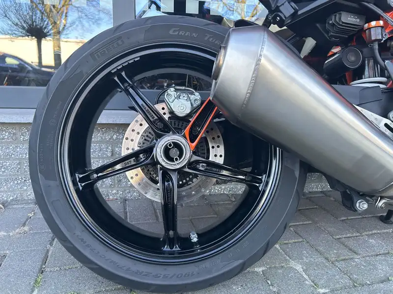 KTM 1290 Super Duke R - foto 8