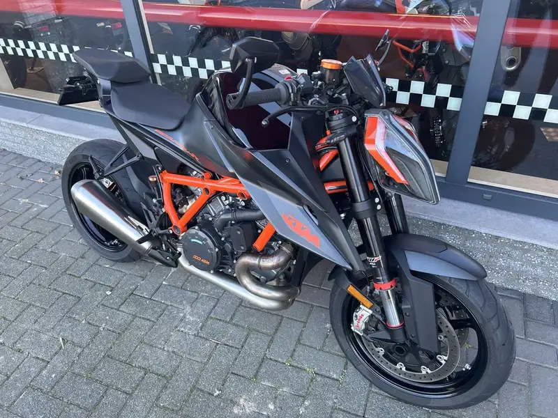 KTM 1290 Super Duke R - foto 2