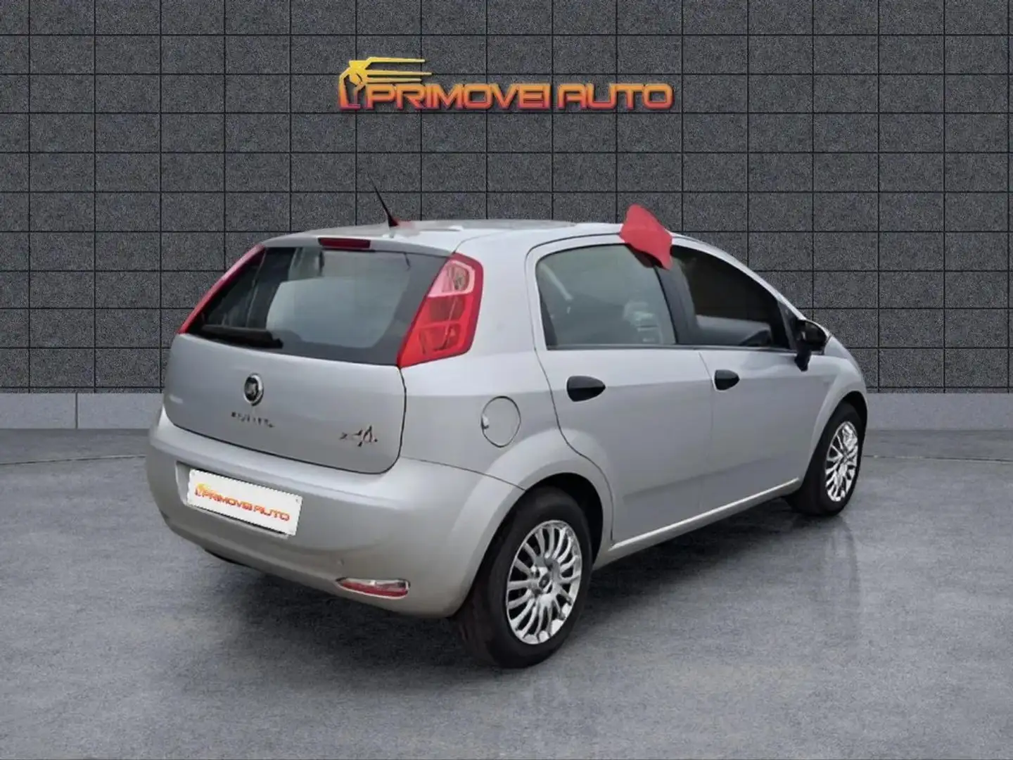 Fiat Punto 1.3 MJT II 75 CV 5 porte Street Plateado - 2