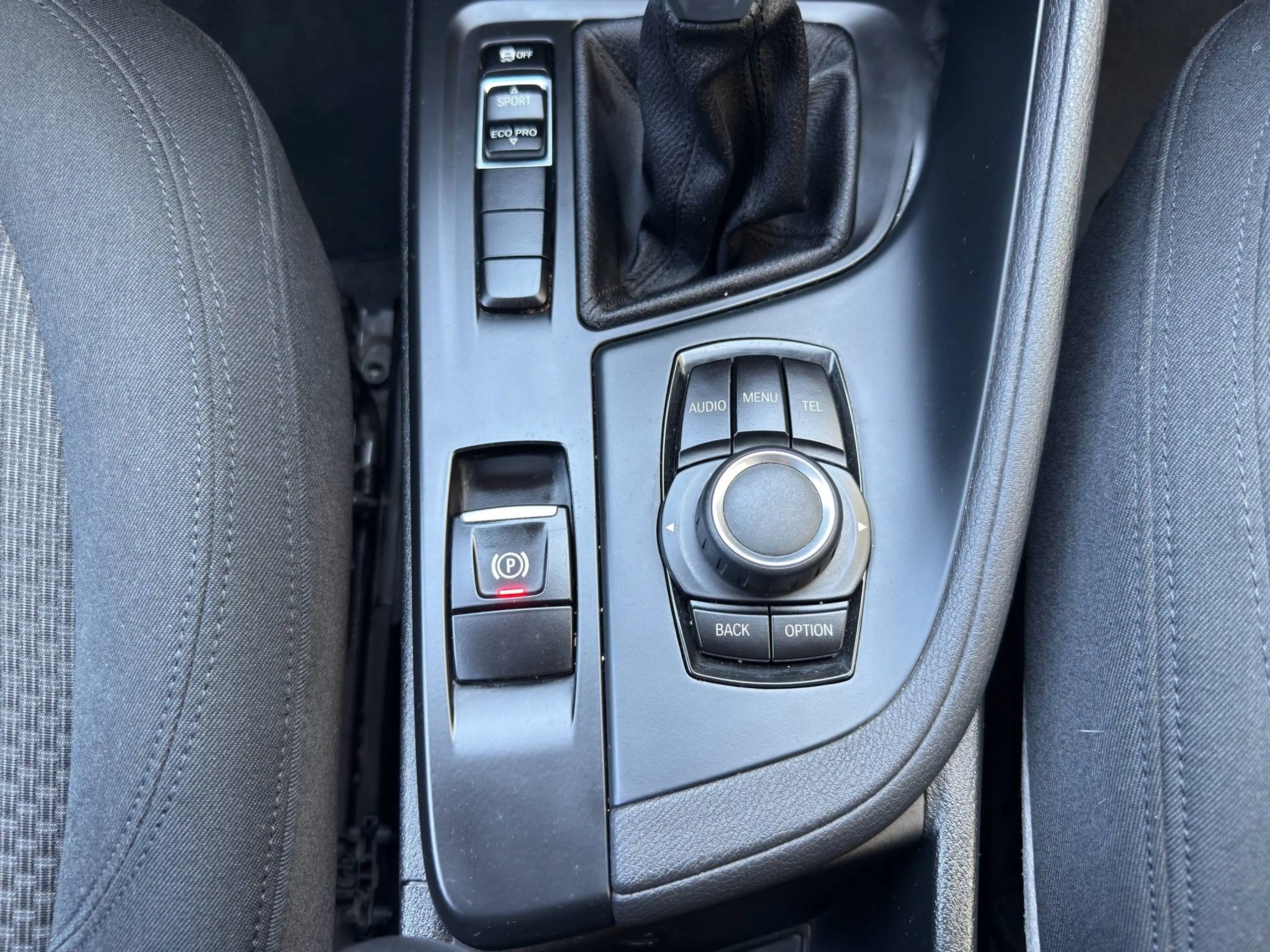 BMW X1 sDrive 18 d Advantage — photo 14