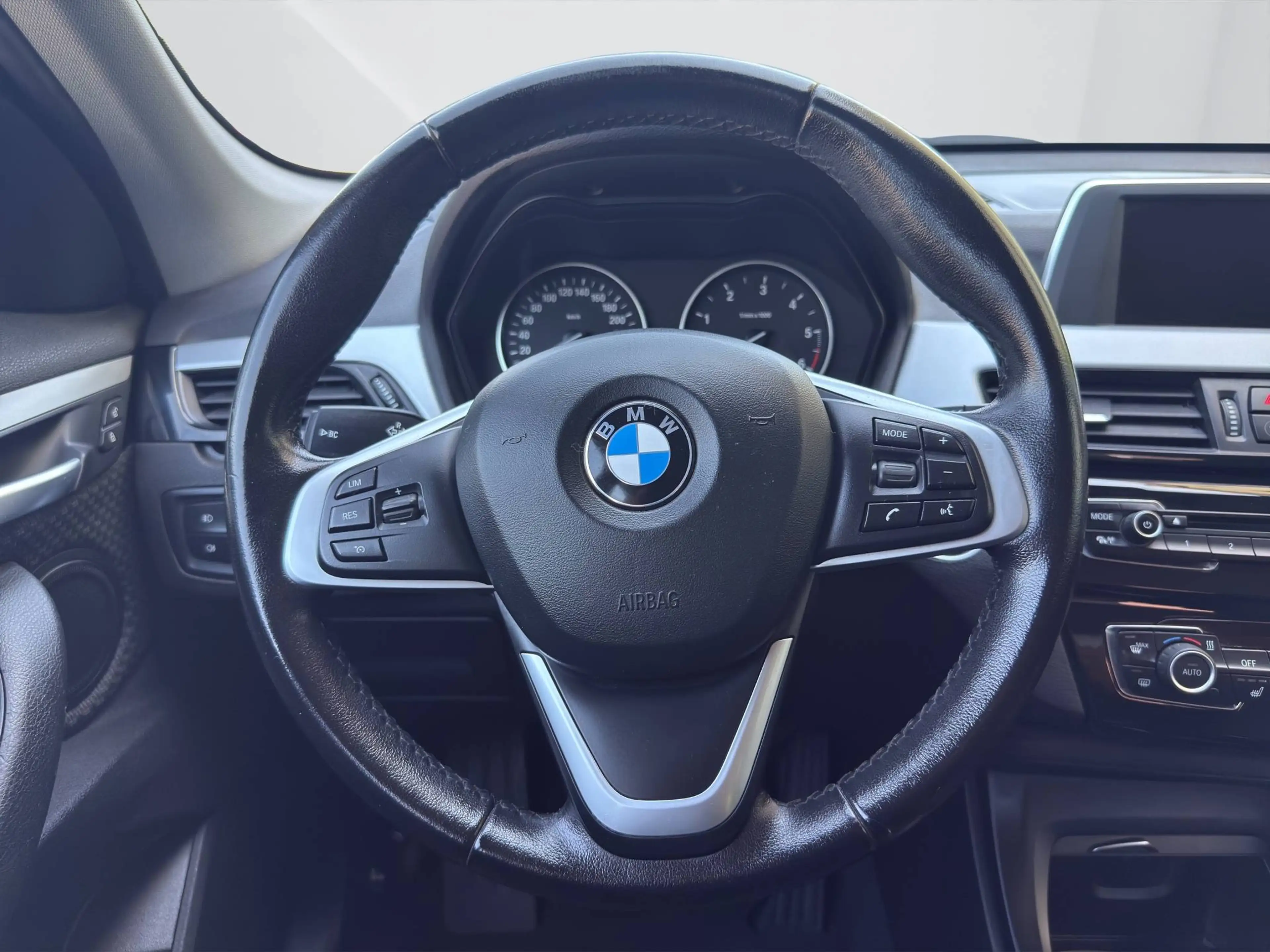 BMW X1 sDrive 18 d Advantage — photo 13