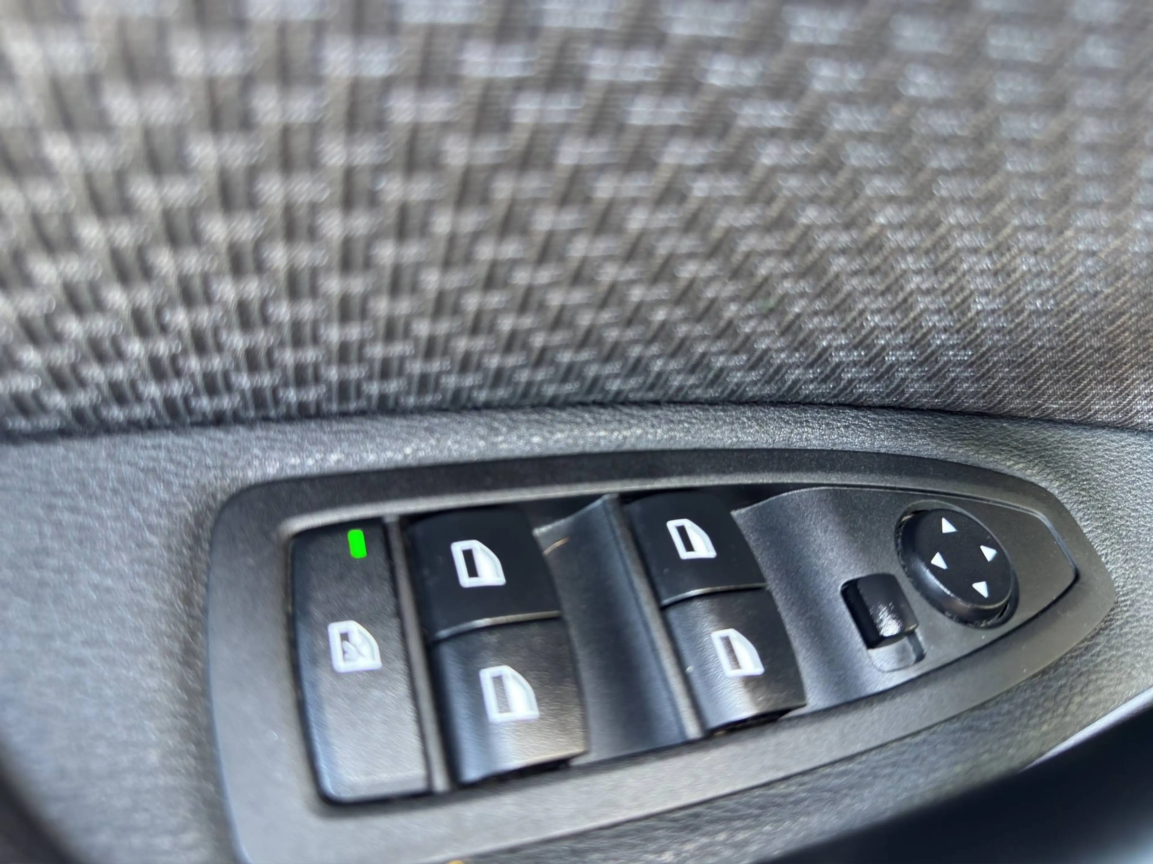 BMW X1 sDrive 18 d Advantage — photo 11