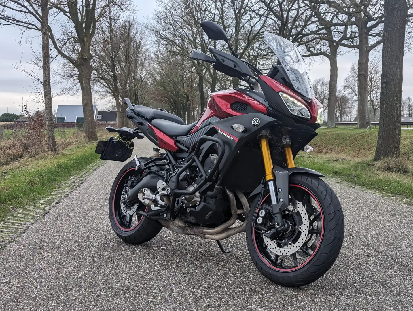 Yamaha Tracer 900 Rood - 1