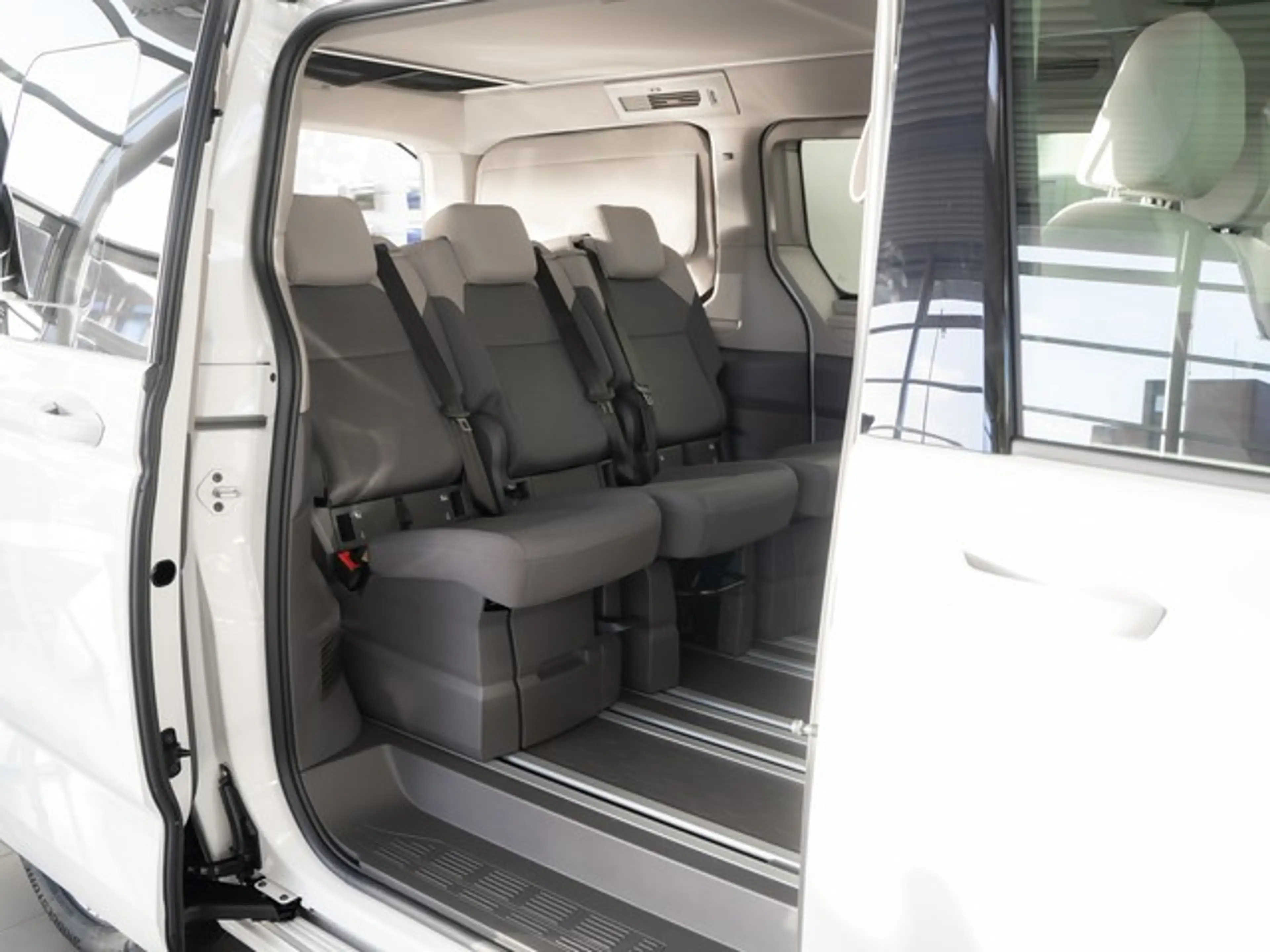 Volkswagen LT California Beach Tour 2,0 l TDI 7-Gang-DSG CAMP... — photo 10
