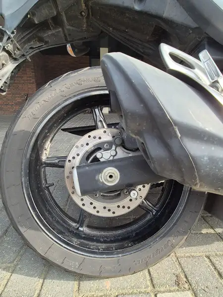 Suzuki Gladius 650 - foto 5