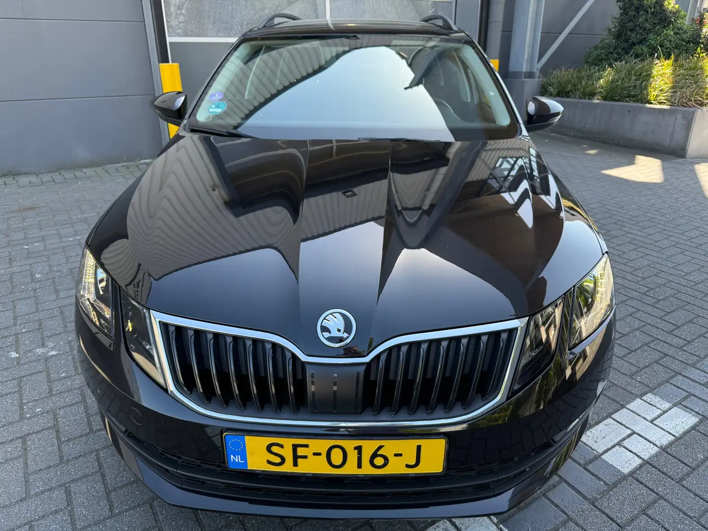 Skoda Octavia Combi 1.0 TSI Greentech Ambition Business*NAVI*CAR Zwart - 2
