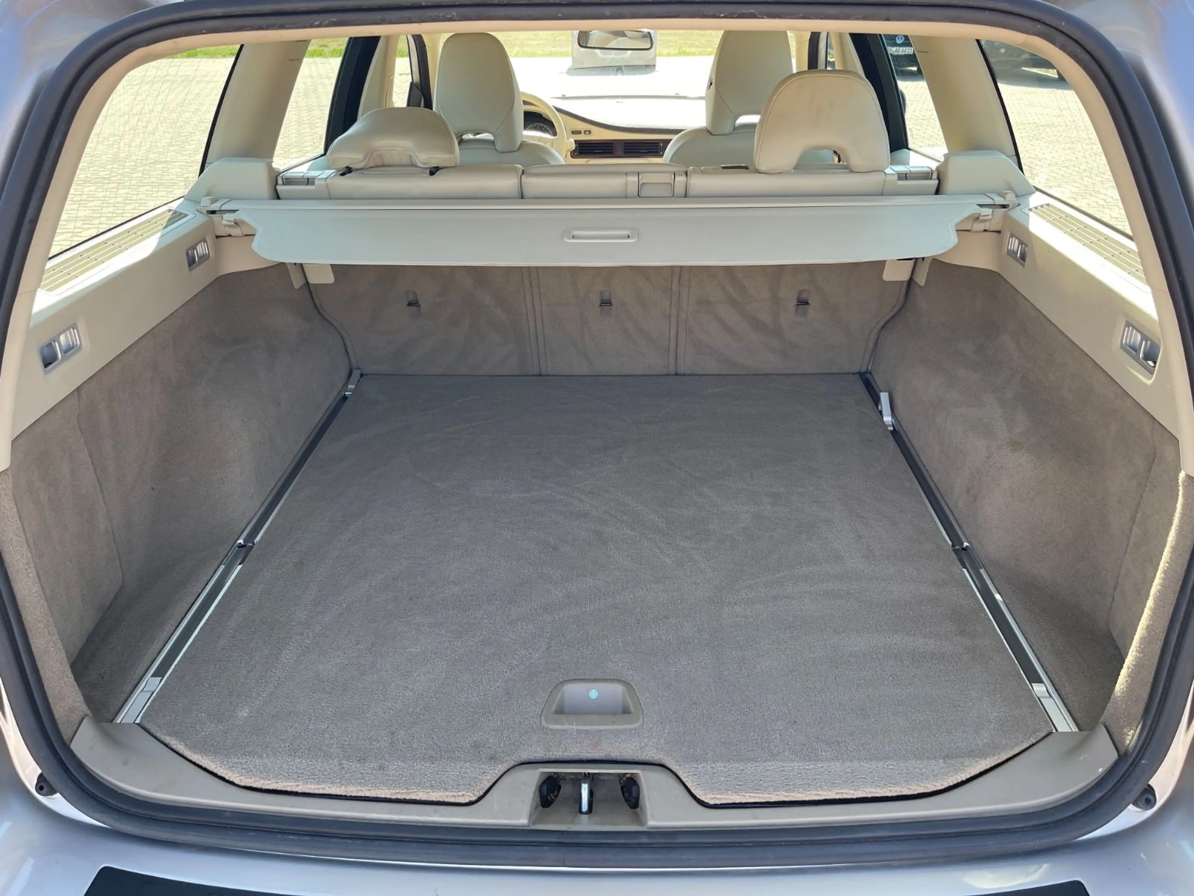 Volvo V70 2.5 T Kombi Kinetic 1HD Scheckheft TÜV NEU — photo 15