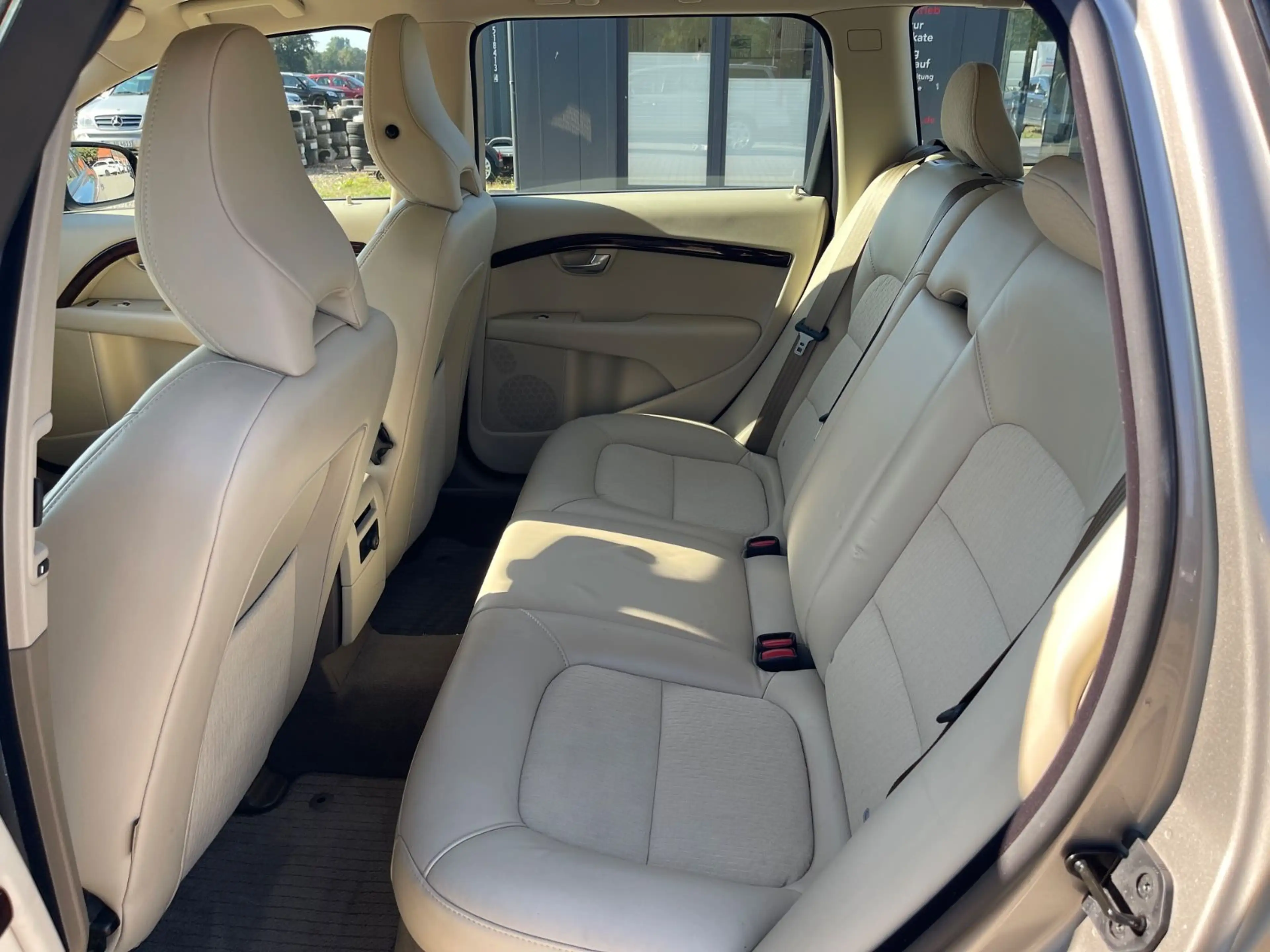 Volvo V70 2.5 T Kombi Kinetic 1HD Scheckheft TÜV NEU — photo 13
