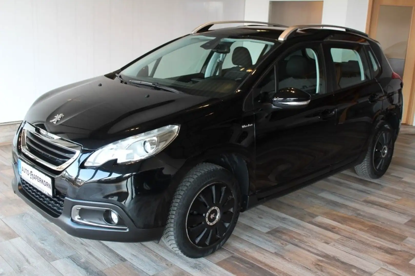 Peugeot 2008 1.2 PureTech 82 Active Urban Move*SZHZG Schwarz - 2