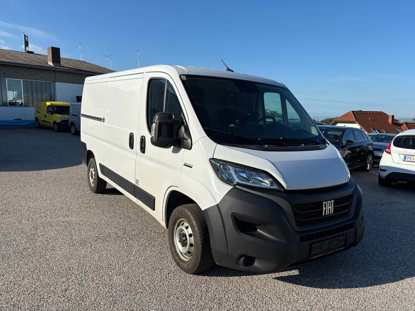 Fiat Ducato 30 L2H1 140 Weiß - 1