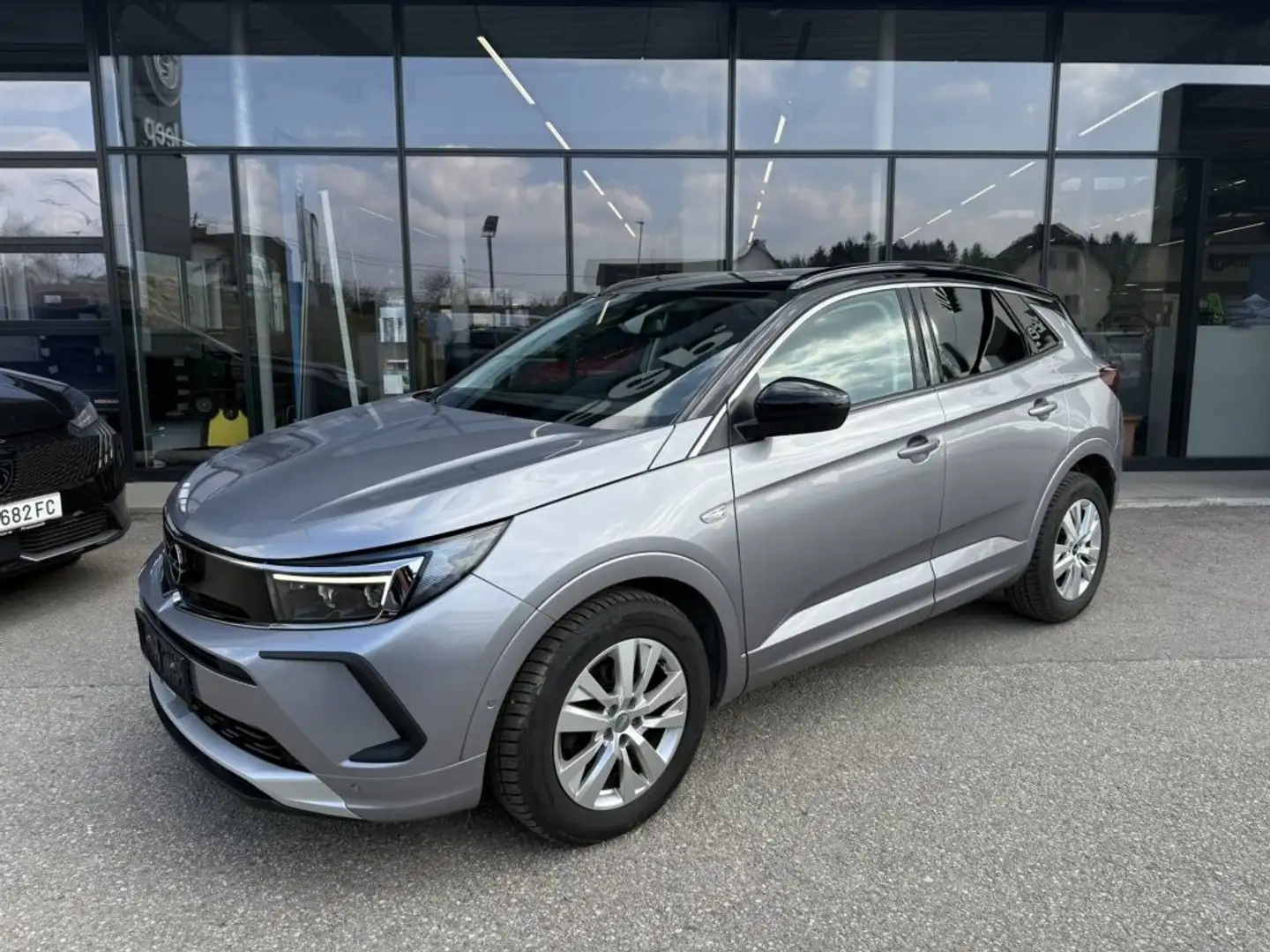 Opel Grandland 1,5 Diesel Business Elegance Aut. Start/Stop Grau - 2