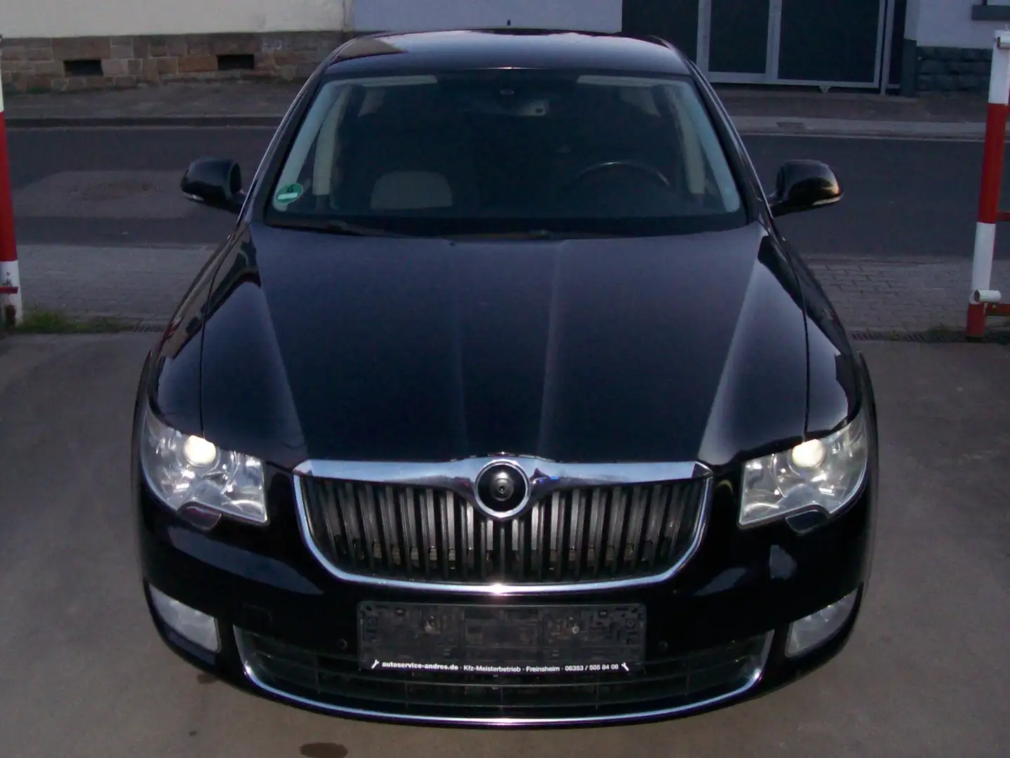 Skoda Superb Ambition 4X4 Schwarz - 1