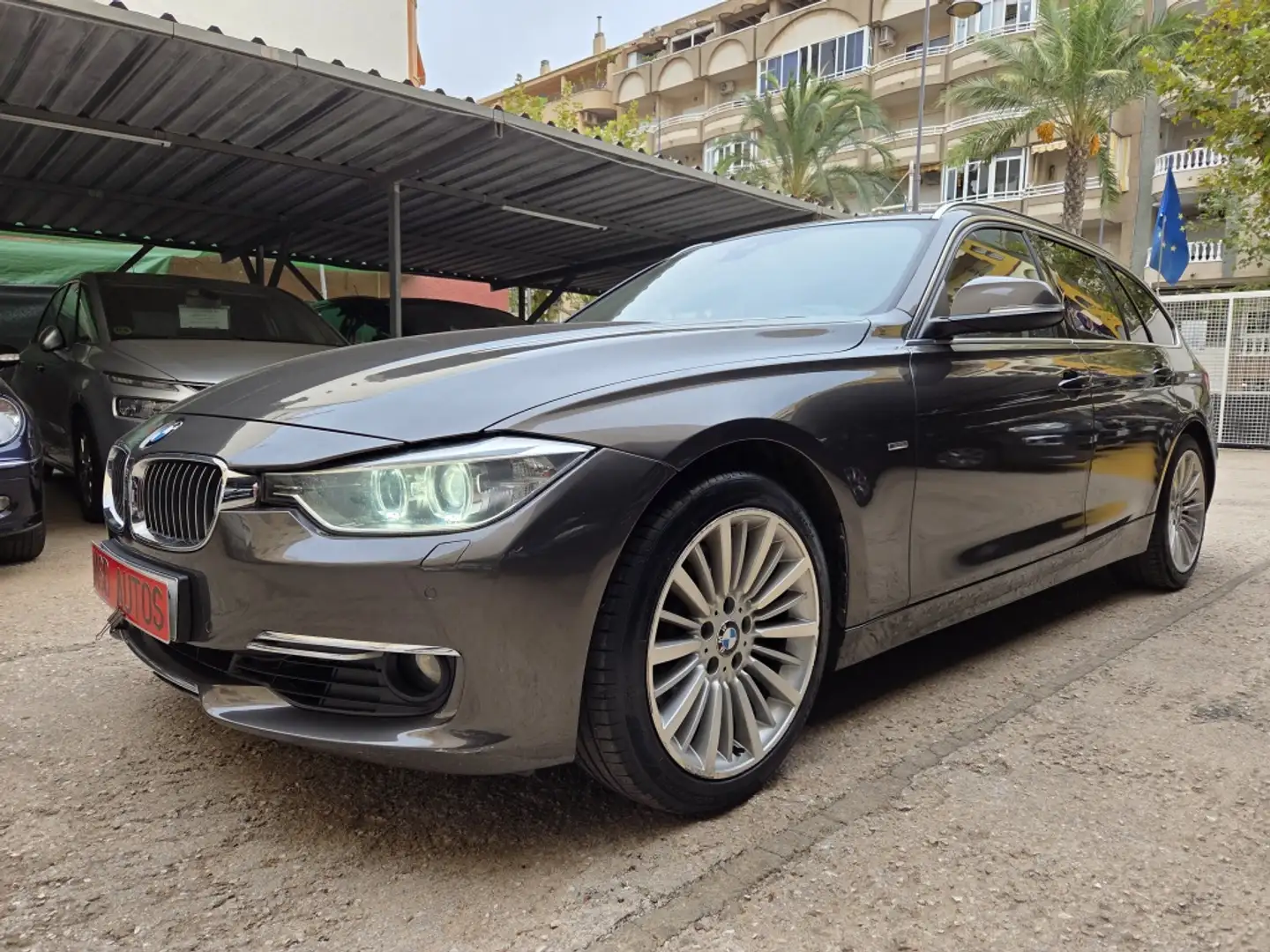 BMW 330 330dA Touring Luxury Gris - 2