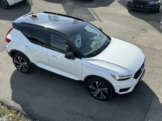 Volvo XC40 2.0 AWD R Design AHK LED KLIMA PDC KESSY