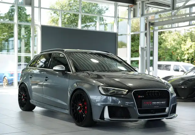 Audi RS3 view 5