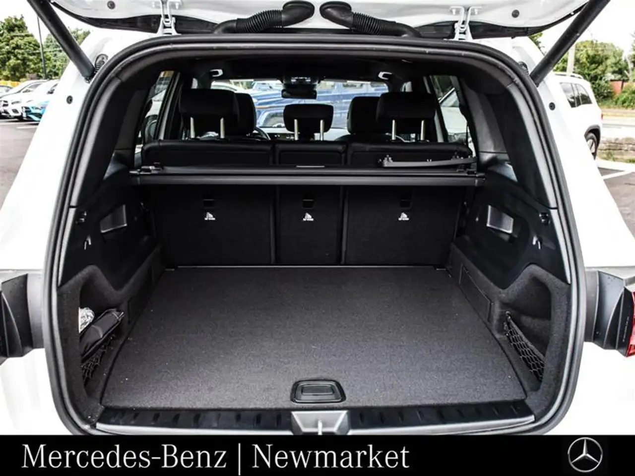 Mercedes-Benz GLB снимка Mercedes-Benz GLB