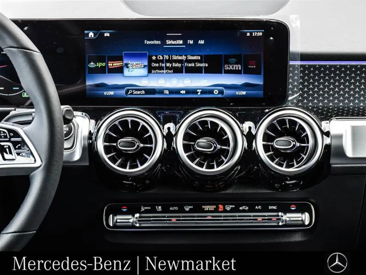 Mercedes-Benz GLB снимка Mercedes-Benz GLB