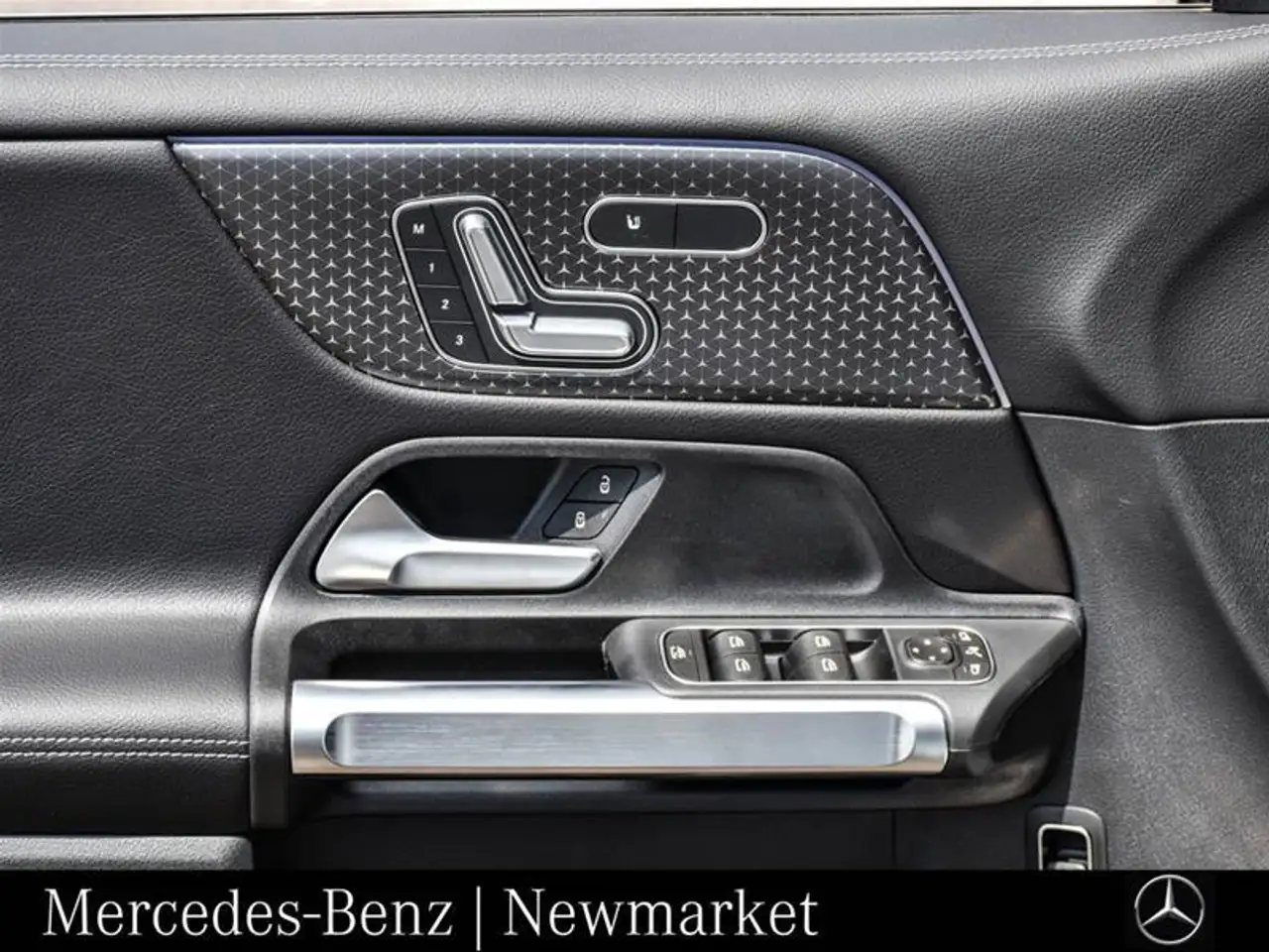 Mercedes-Benz GLB снимка Mercedes-Benz GLB