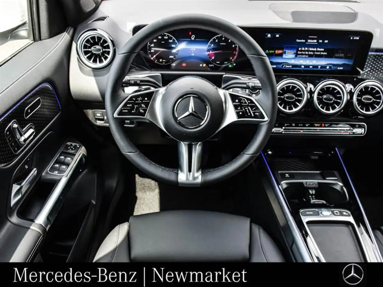 Mercedes-Benz GLB снимка Mercedes-Benz GLB
