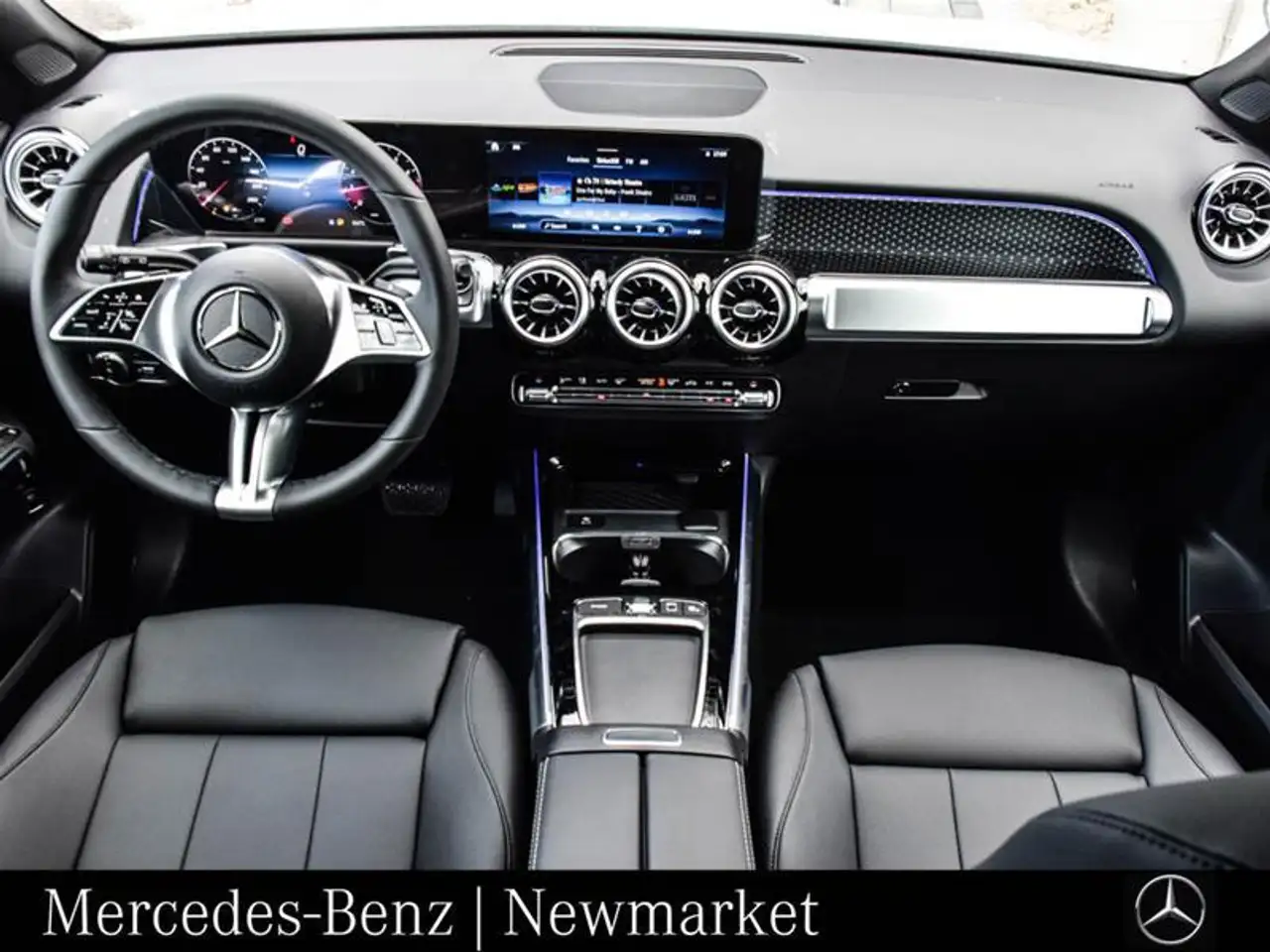 Mercedes-Benz GLB снимка Mercedes-Benz GLB