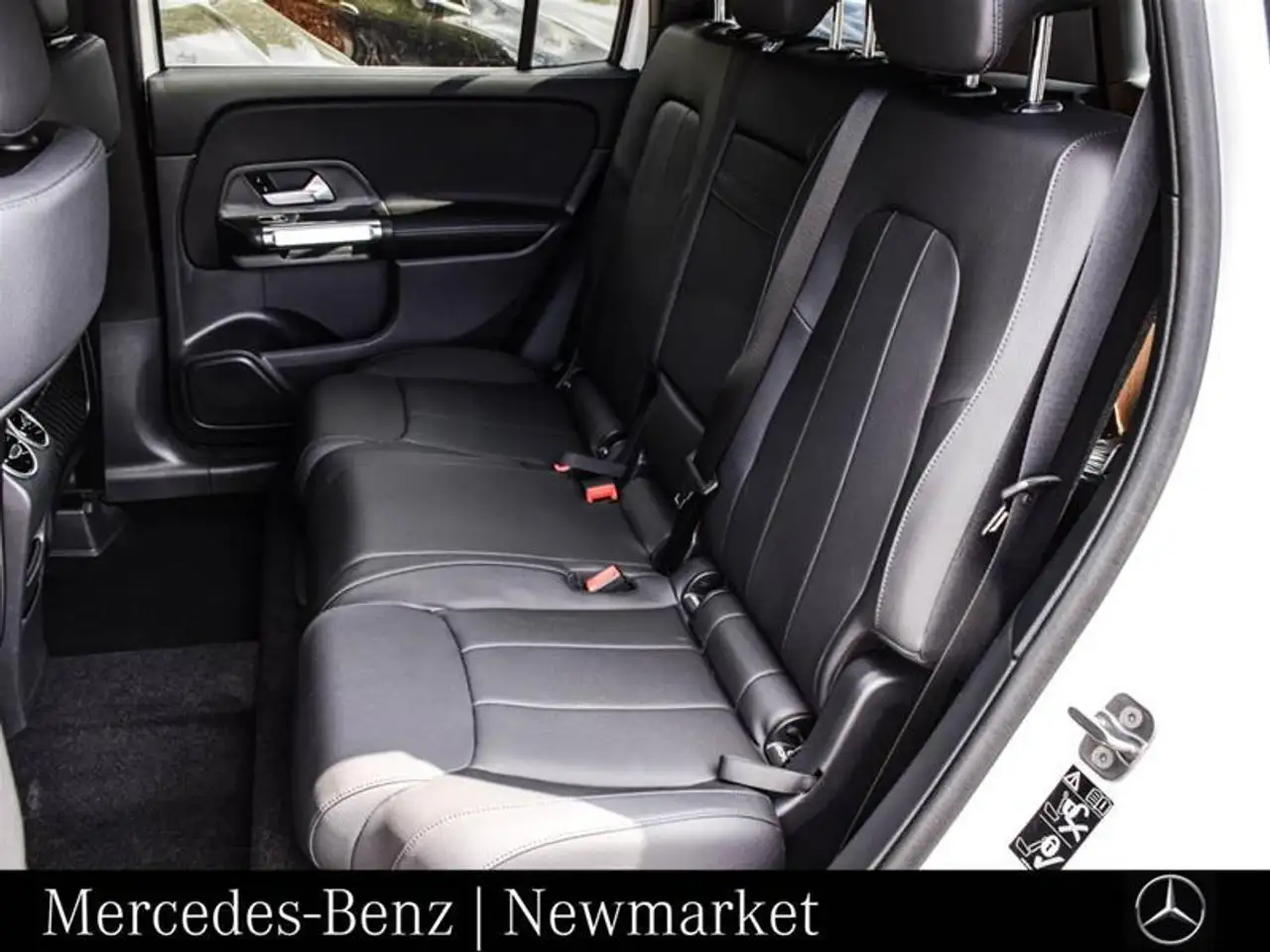 Mercedes-Benz GLB снимка Mercedes-Benz GLB
