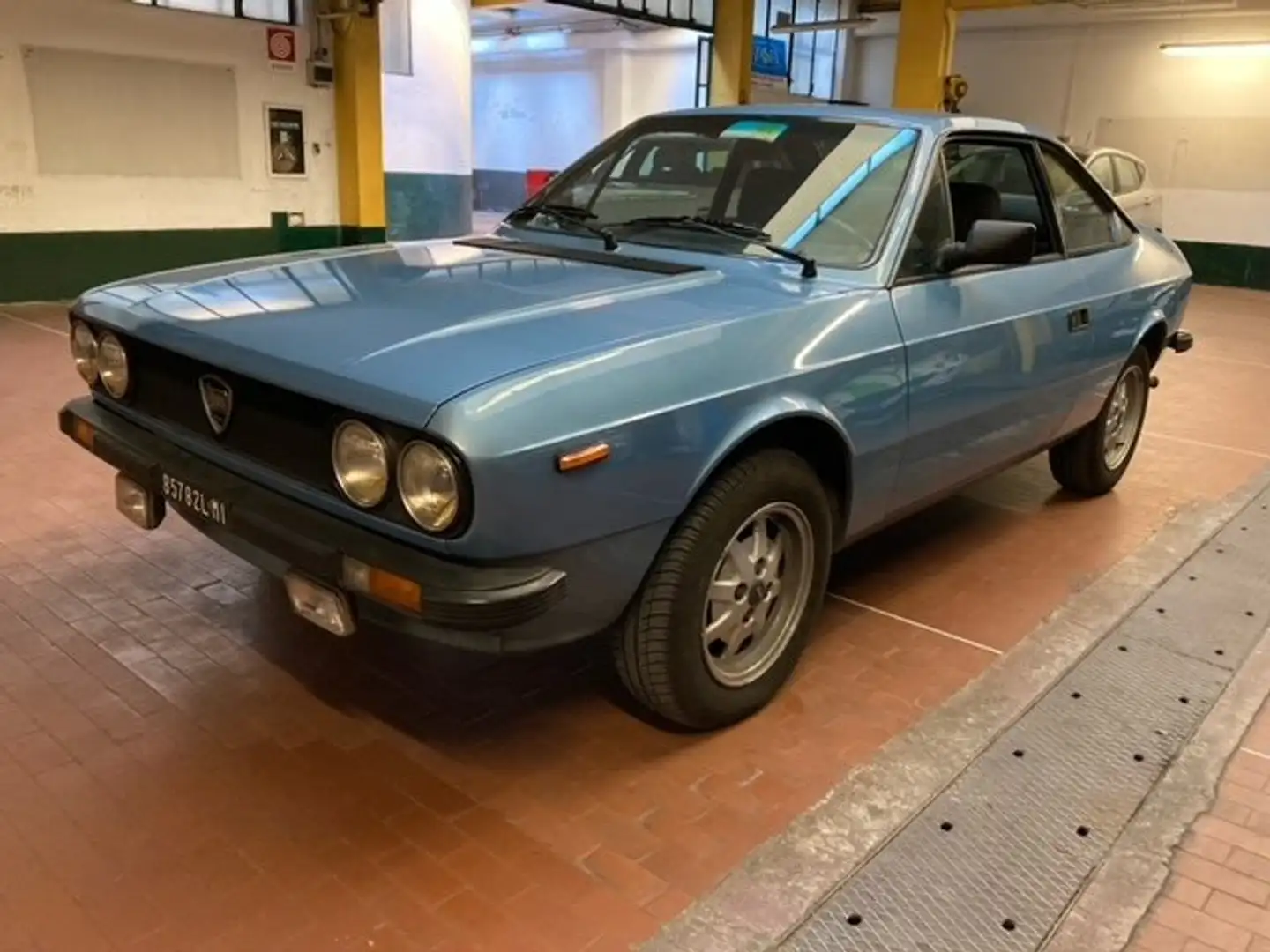 Lancia Beta COUPE' LASER Blue - 1