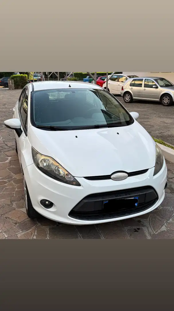 Ford Fiesta Fiesta 5p 1.2 16v Titanium 82cv Bianco - 1