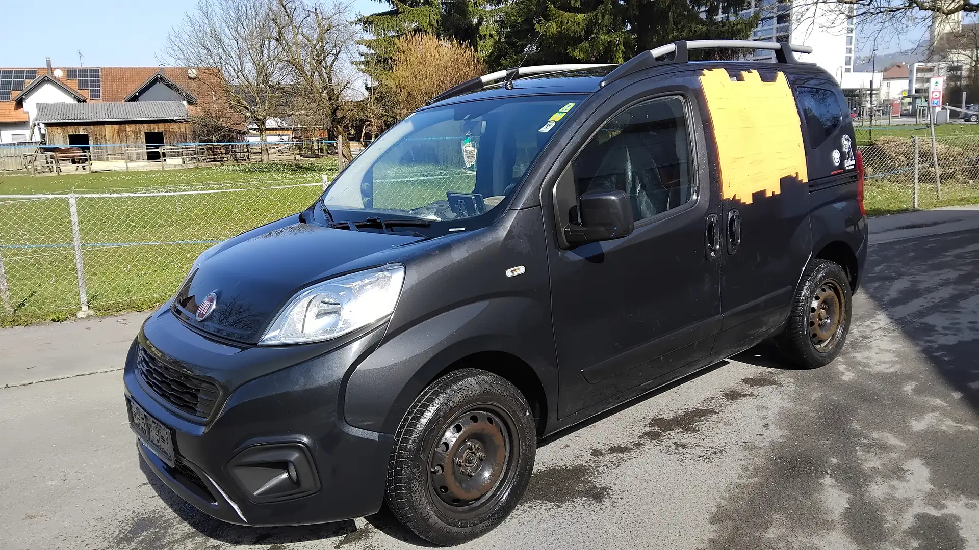 Fiat Qubo Qubo 1,4 Fire 78 Lounge Schwarz - 2