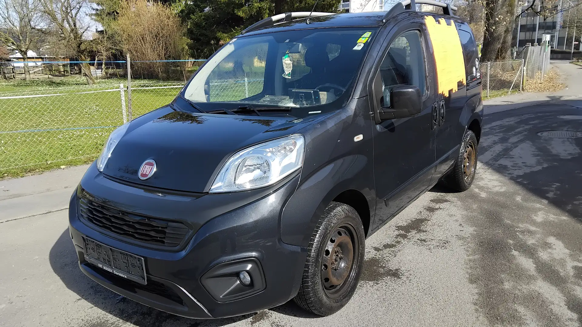 Fiat Qubo Qubo 1,4 Fire 78 Lounge Schwarz - 1