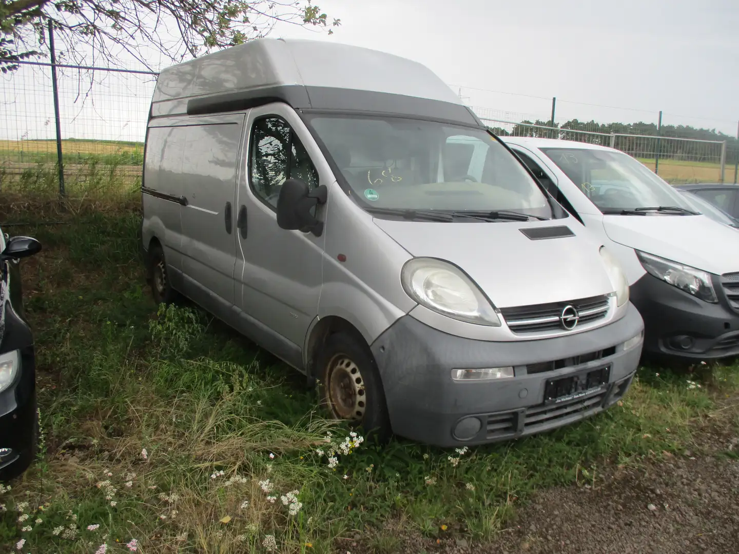Opel Vivaro 2.5 CDTI Hoch -Lang srebrna - 1