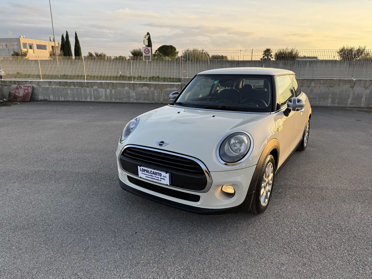 MINI One D Mini IV F55-F56 2014 1.5 Business 3p Beige - 1