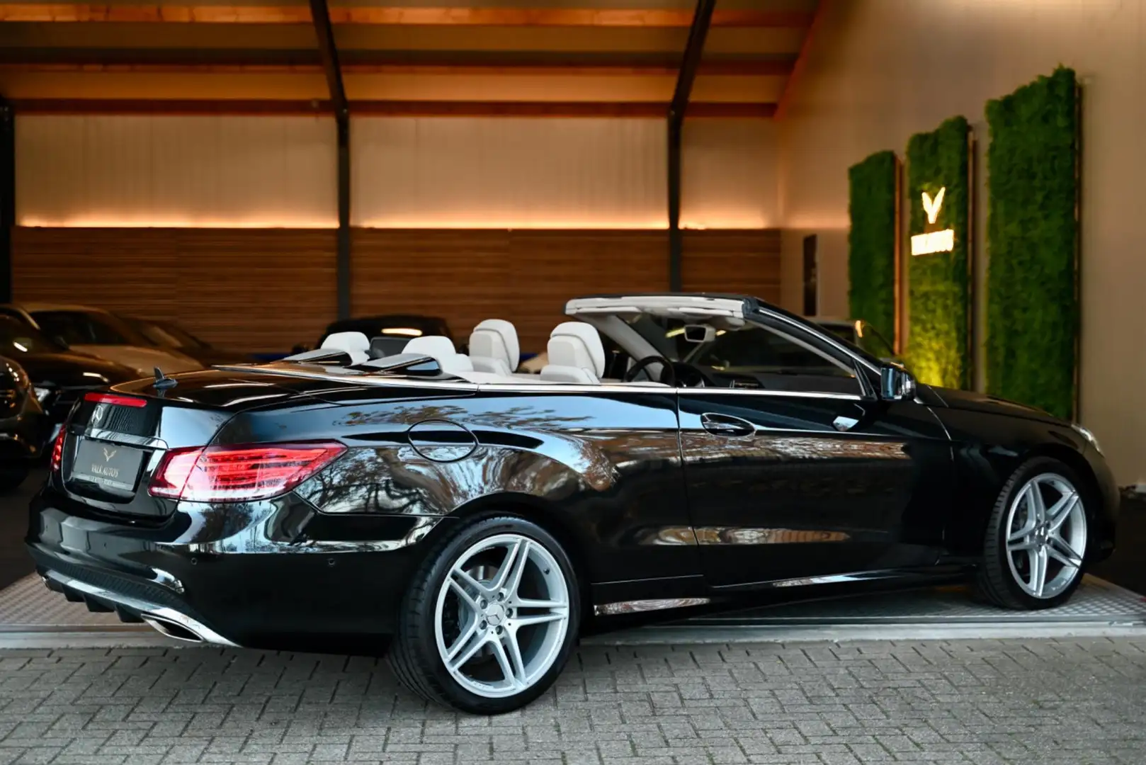 Mercedes-Benz E 500 Cabrio E500 AMG Styling - Distronic - Airscarf - 3 Zwart - 2