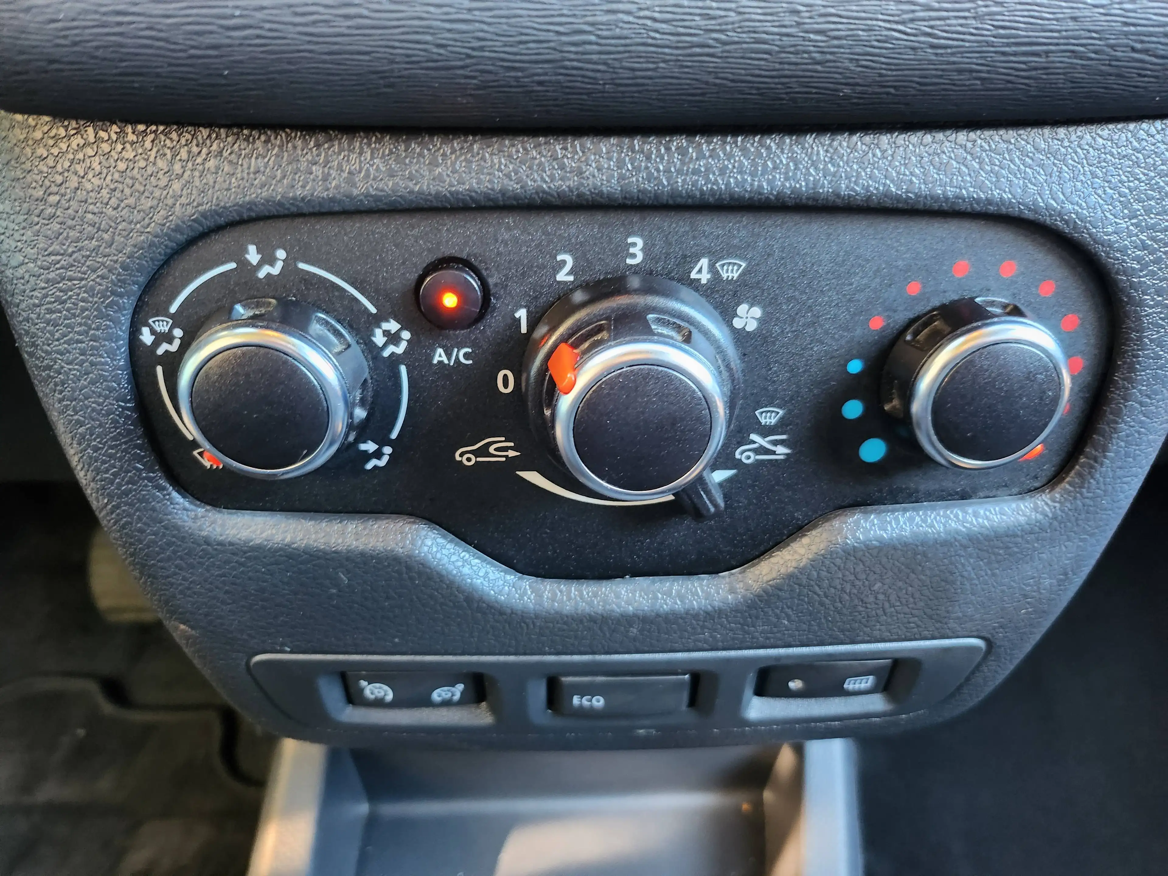 Dacia Dokker Dokker 1.3 TCe Comfort GPF (EU6.2)**5Plaatsen**Airco** — photo 14
