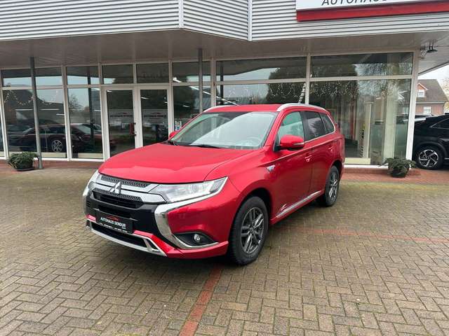 Mitsubishi Outlander PHEV 4WD*CAM*SERVICE NEU*1.HAND