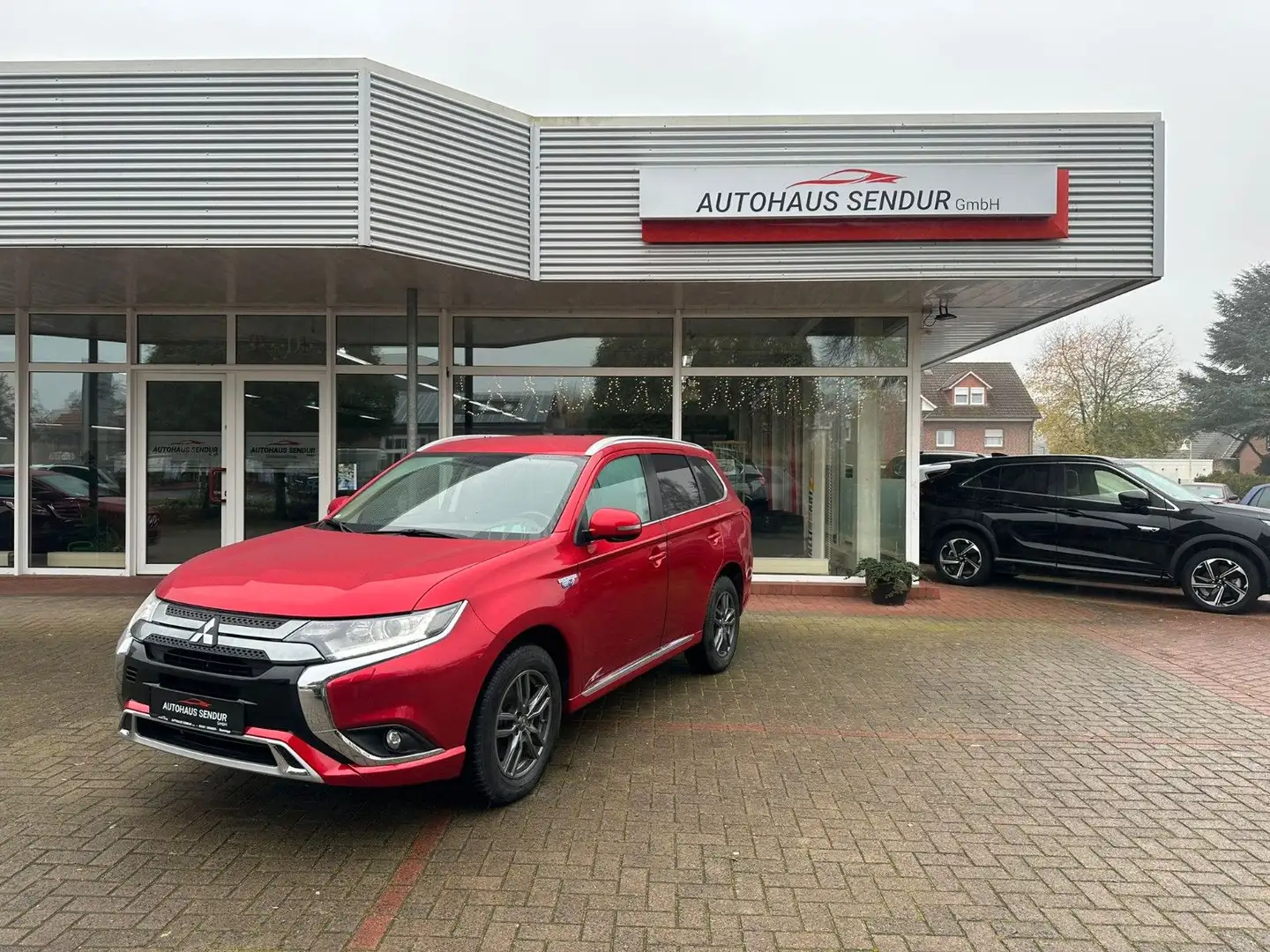 Mitsubishi Outlander PHEV 4WD*CAM*SERVICE NEU*1.HAND Rot - 1