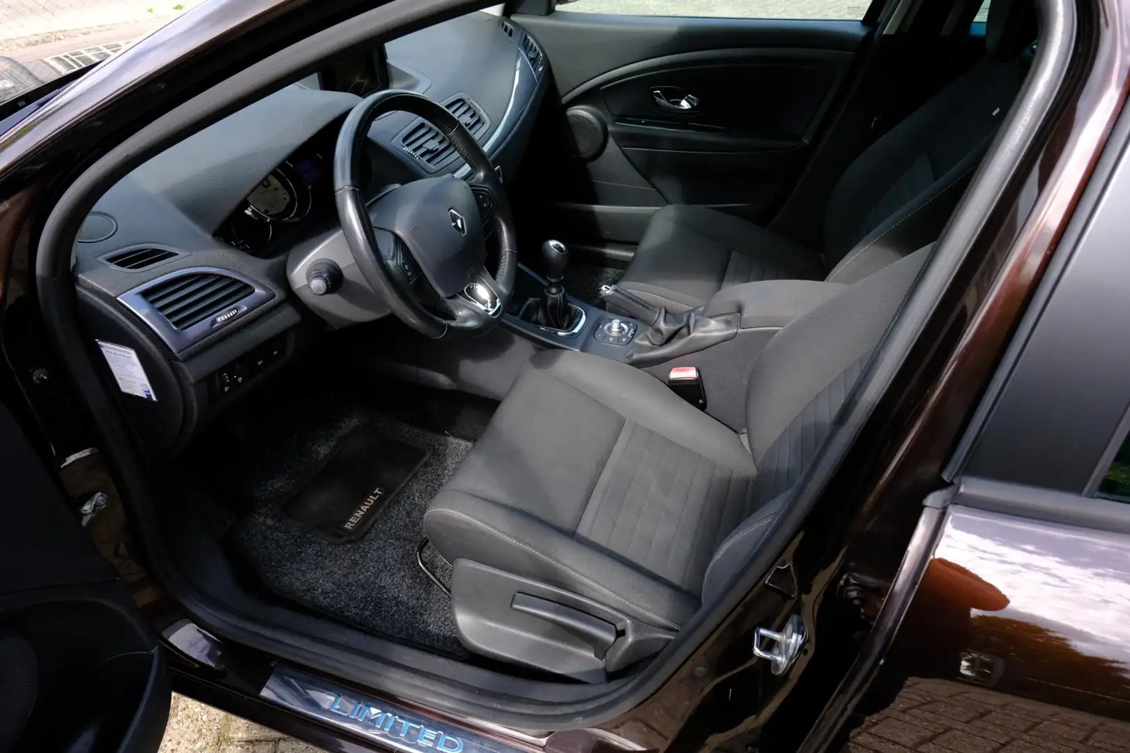 Renault Megane Estate 1.2 TCe Limited Navi|Clima|LMV Bruin - 2
