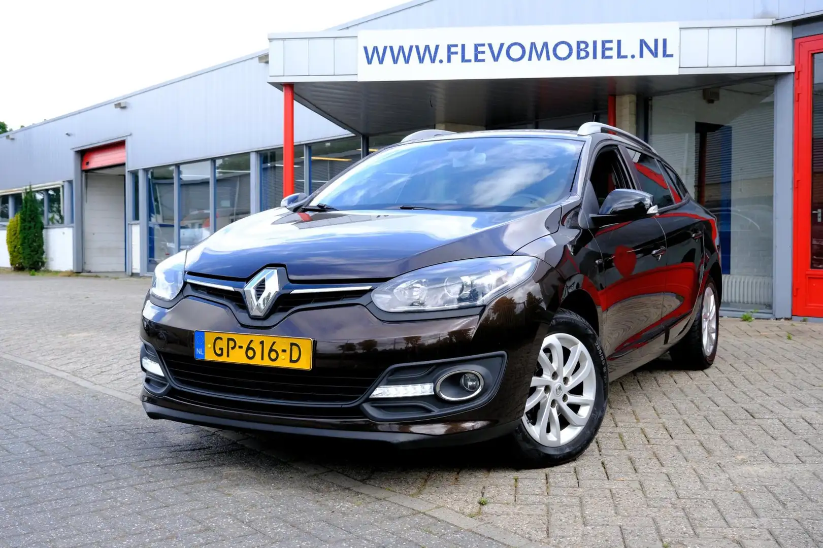 Renault Megane Estate 1.2 TCe Limited Navi|Clima|LMV Bruin - 1